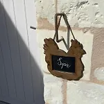 D Hotes Avec Piscine Et La Foliere Saumur 住宿加早餐酒店 3*