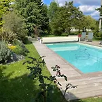 D Hotes Avec Piscine Et La Foliere Saumur 住宿加早餐酒店
