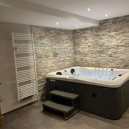D Hotes Avec Piscine Et La Foliere Saumur Villebernier