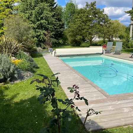 D Hotes Avec Piscine Et La Foliere Saumur فندق مبيت وإفطار