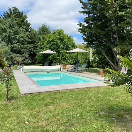 D Hotes Avec Piscine Et La Foliere Saumur فندق مبيت وإفطار