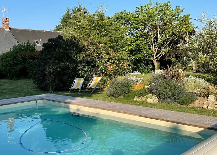 D Hôtes Avec Piscine Et La Folière Saumur Couette-café