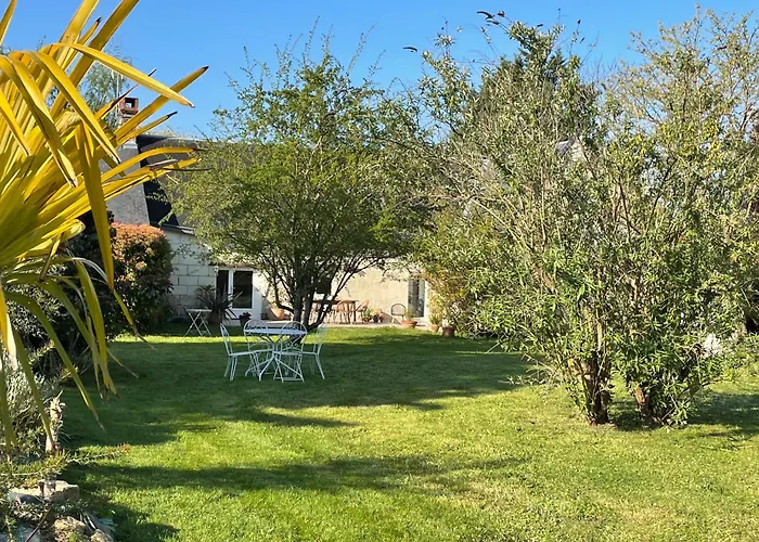 D Hôtes Avec Piscine Et La Folière Saumur Couette-café 3*